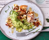 Hähnchenbrust mit Avocado-Blumenkohl-Stampf