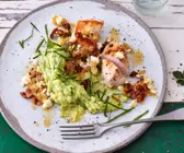 Hähnchenbrust mit Avocado-Blumenkohl-Stampf