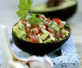 Guacamole mit Tomaten