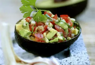 Guacamole mit Tomaten