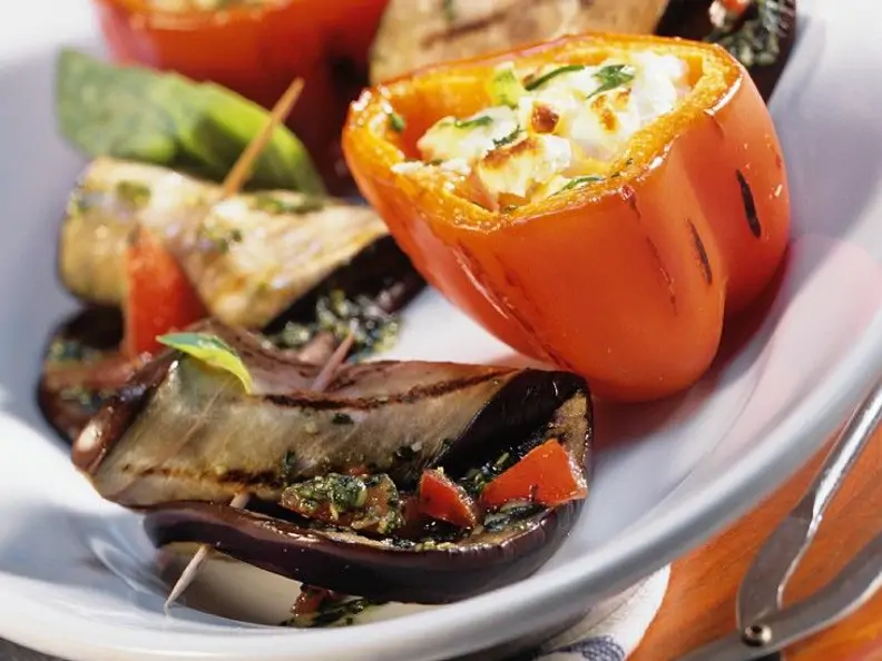 Gefüllte Paprikaschoten mit Aubergine