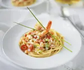 Nudeln mit Gemüse-Shrimpssauce