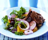 Fruchtiger Rindfleischsalat mit Roter Bete