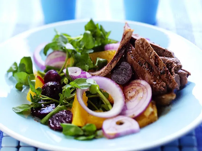 Fruchtiger Rindfleischsalat mit Roter Bete