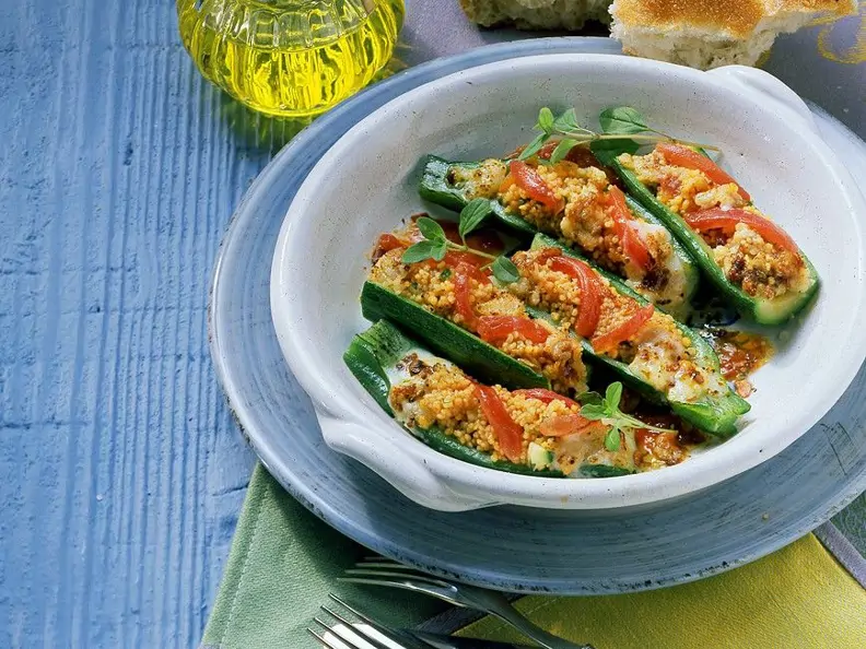 Zucchini mit Couscous-Füllung