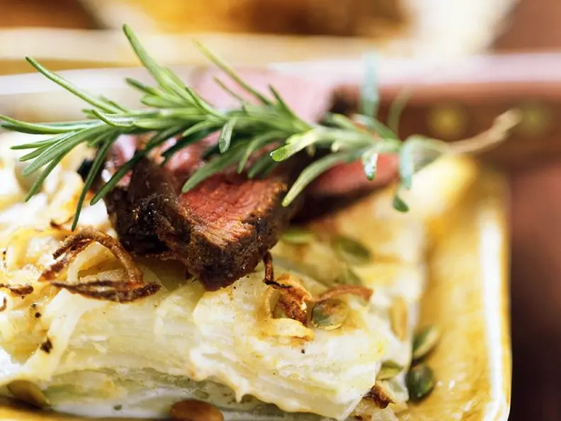 Lamm mit Kohlrabigratin