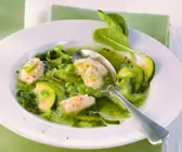 Gemüsesuppe mit Geflügelnocken