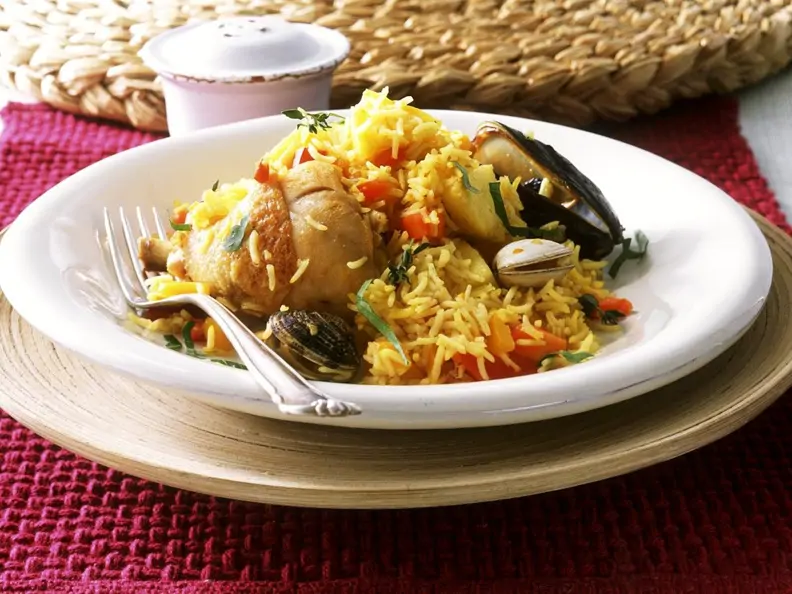 Paella mit Früchten