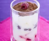Joghurtcreme mit Himbeeren