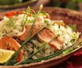 Nudelsalat mit Entenbrust und Garnelen