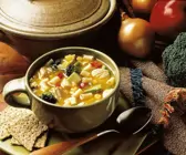 Hühner-Gemüsesuppe mit Nudeln