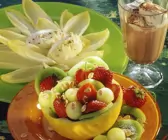 Obstsalat mit Frischkäse und Chicoree