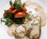 Kalbsschnitzel mit Käsesauce