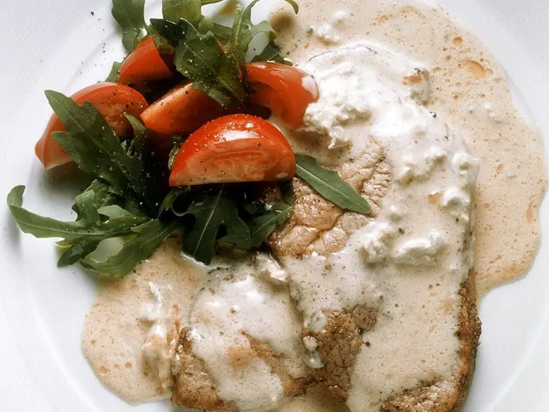 Kalbsschnitzel mit Käsesauce