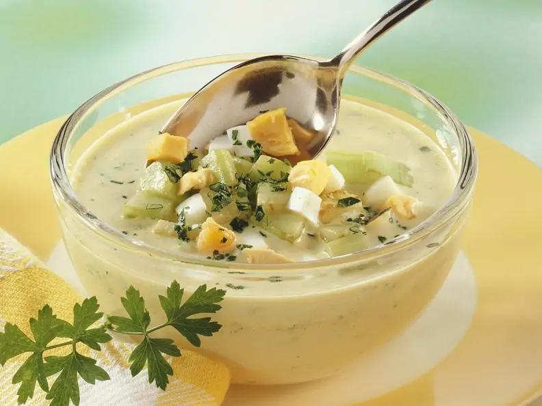 Gurken-Kefirsuppe