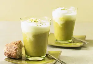 Spargelsuppe im Glas