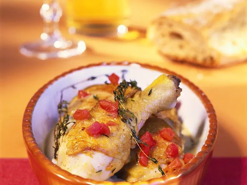 Poularde mit Tomaten aus dem Ofen
