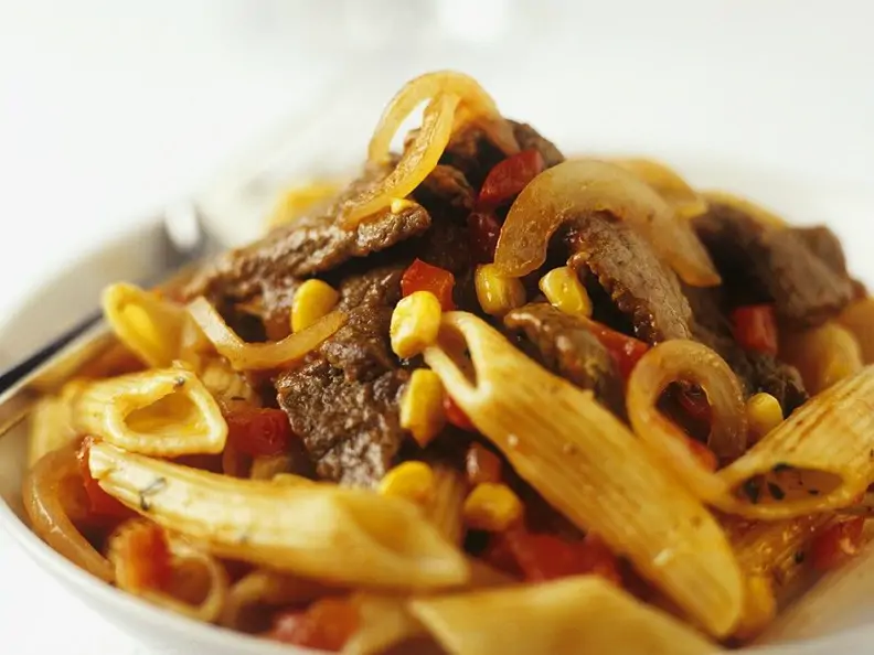 Nudeln mit Rindfleischragout