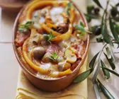 Nudelauflauf mit Mortadella und Gemüse