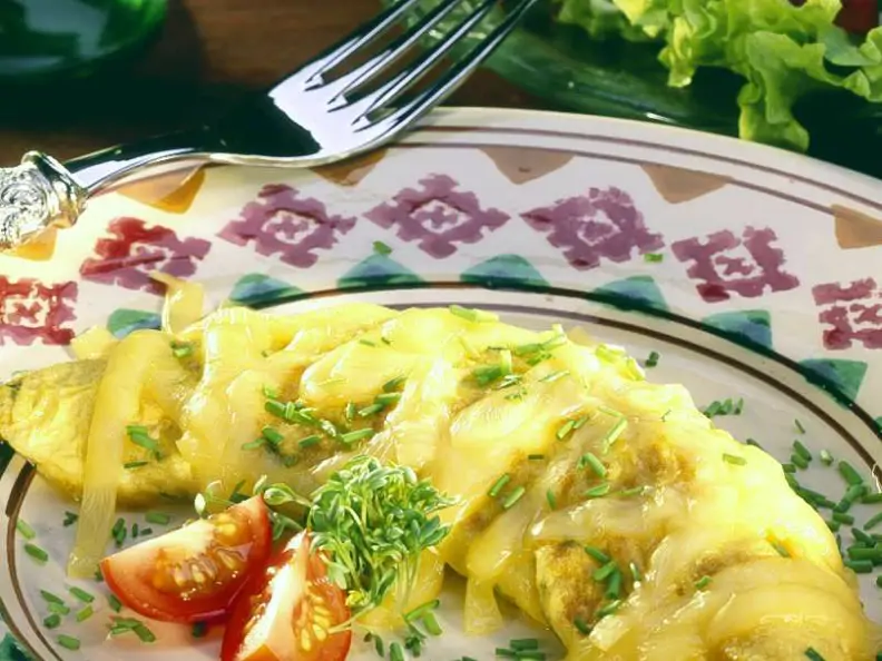 Käse-Omelett mit Schnittlauch
