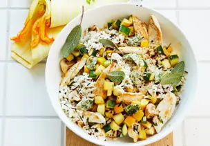 Reispfanne mit Hähnchenbrust, Zucchini und Salbei