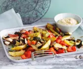 Gebackenes Gemüse und Kichererbsencreme