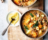 Linsensuppe mit Kartoffeln und Möhren