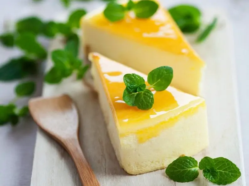 Käsekuchen mit Apfelsaftglasur