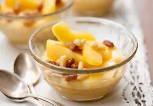 Grießpudding mit Apfelkompott