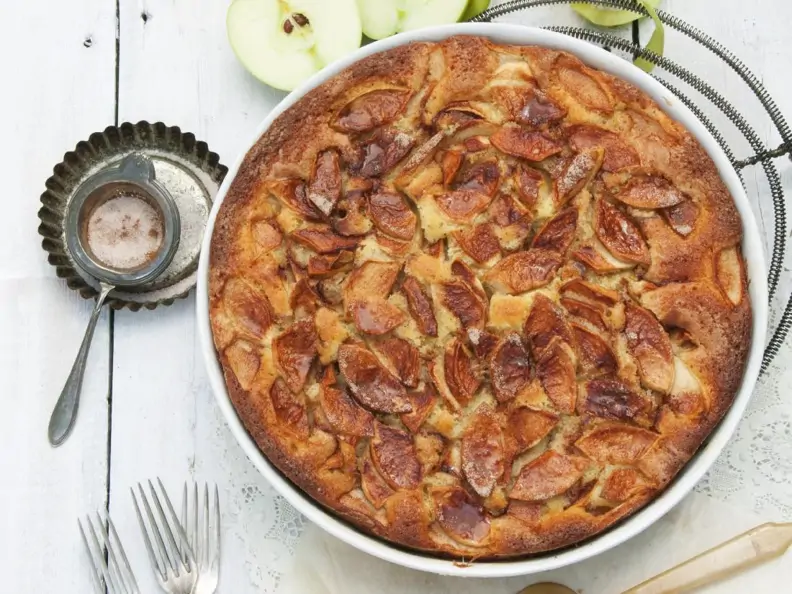 Apfelkuchen mit Mandeln und Zimt