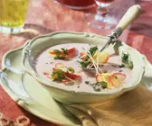 Meerrettich-Apfel-Cremesuppe mit Majoran