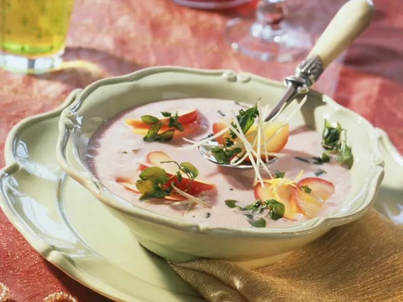 Meerrettich-Apfel-Cremesuppe mit Majoran