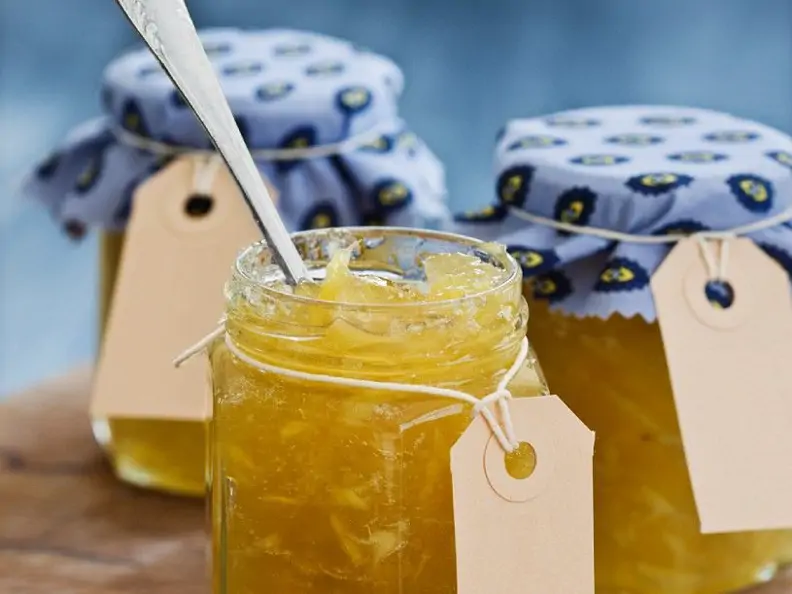 Apfel-Fruchtaufstrich mit Grapefruit