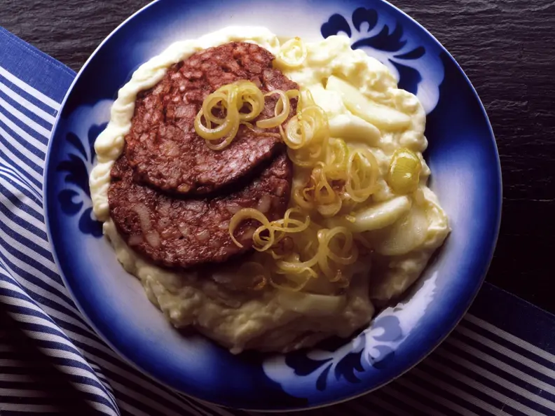 Gebratene Blutwurst mit Apfel-Kartoffelpüree