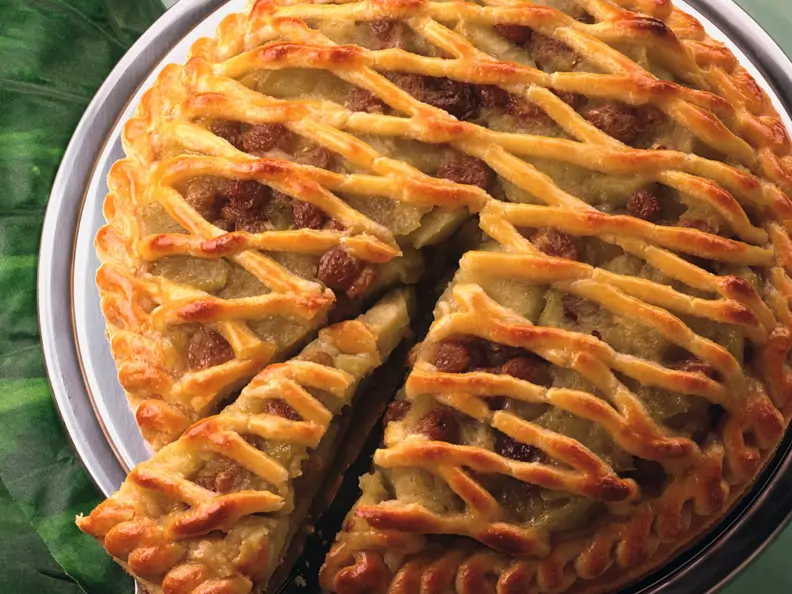 Apfelkuchen mit Marzipangitter