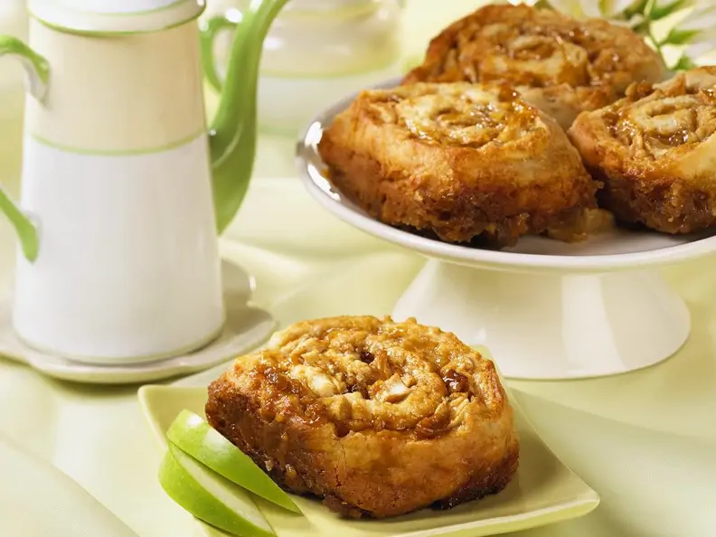 Nuss-Schnecken mit Apfel