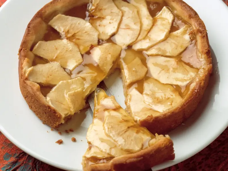 Apfeltarte mit Aprikosenmarmelade