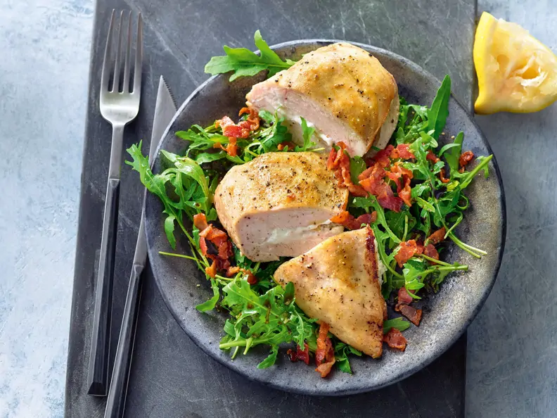 Zitronen-Meerrettich-Hähnchen auf Rucola