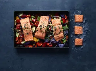 Norwegischer Lachs auf Gemüse