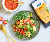 Hirsotto mit grünem Spargel und Erdbeer-Salsa
