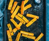 Polenta-Sticks mit Salz und Thymian