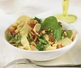 Tagliatelle mit Pancetta und Spinat