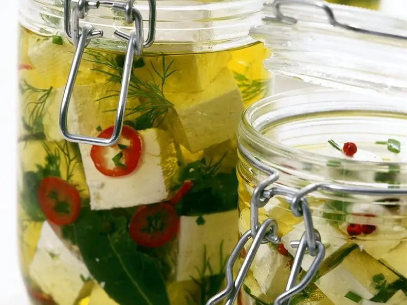 In Öl eingelegter Feta