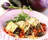 Gefüllte Auberginenröllchen mit Tomaten