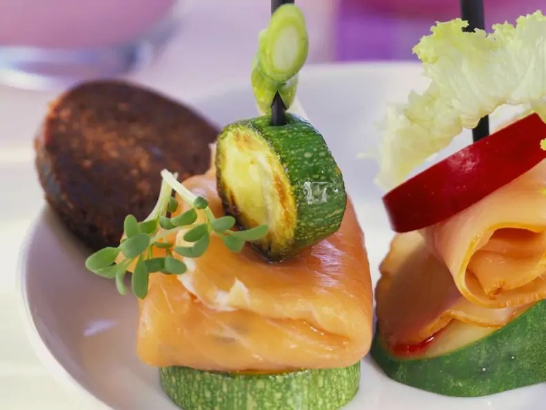 Lachs-Zucchini-Spießchen