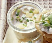 Alpenquark mit Bergkäse und Kräutern