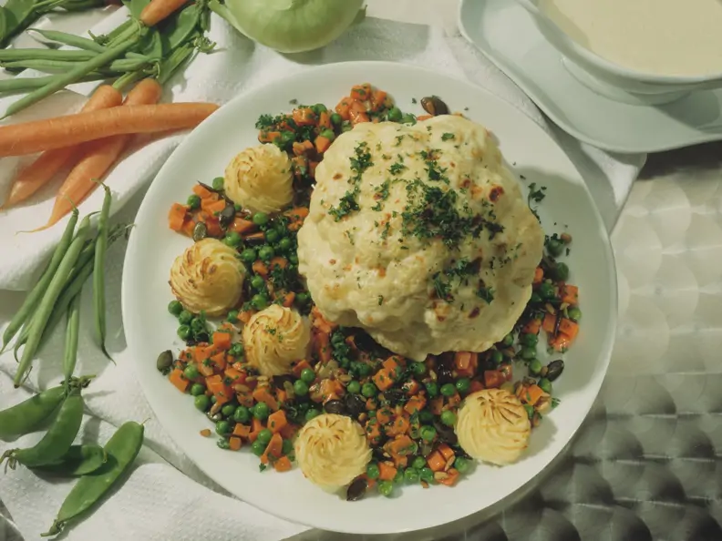 Blumenkohlplatte mit Käsesauce
