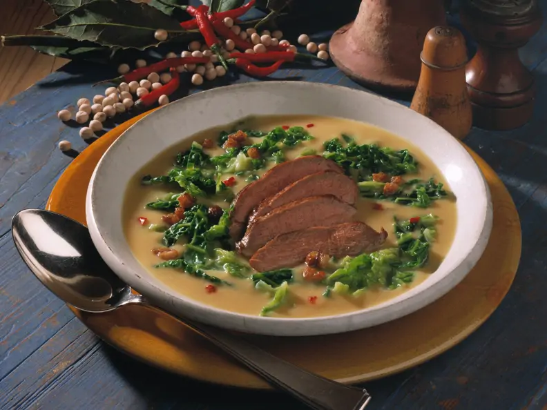 Erbsen-Wirsing-Suppe