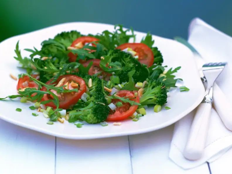 Brokkolisalat mit Rucola