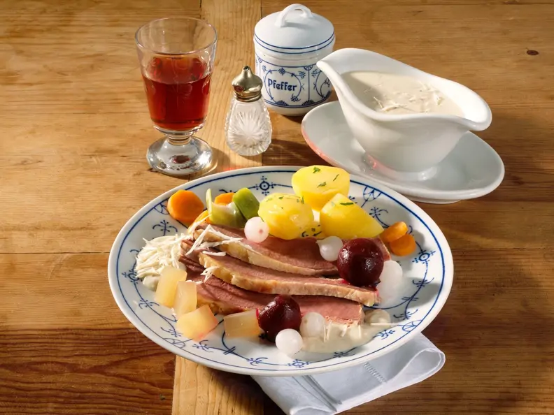Gekochte Rinderbrust mit Meerrettichsauce